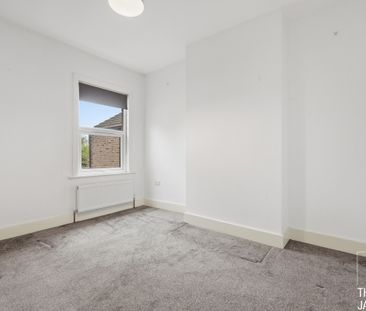 2 bed Flat To Let - Photo 1