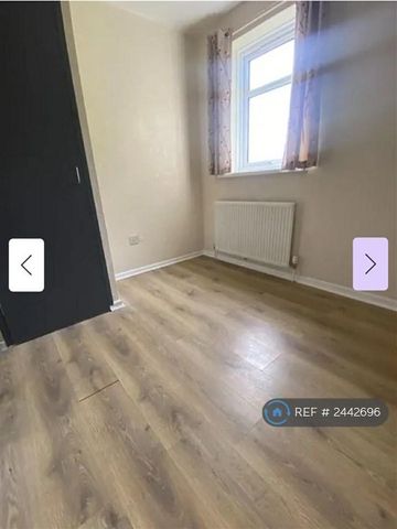 3 bedroom end of terrace house to rent - Photo 5