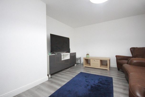 Baird Square, Livingston, EH53 - Photo 1