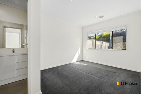 3 Bedroom Ensuite Home Close To Shops - Photo 3