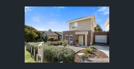 THREE BEDROOM TOWNHOUSE - Photo 5