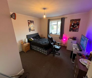 3 bedroom end of terrace house to rent - Photo 5