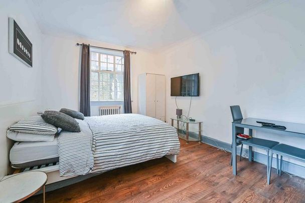 Studio to rent - Photo 1