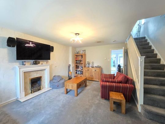 3 bedroom semi-detached house to rent - Photo 1