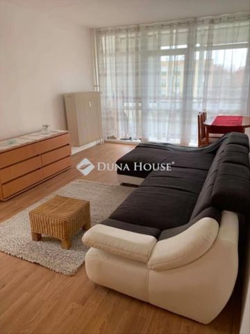 Kiadó jó állapotú panel lakás - Pécs - Fotó 2