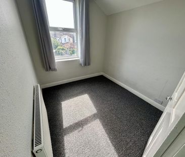 3 bedroom end of terrace house to rent - Photo 6