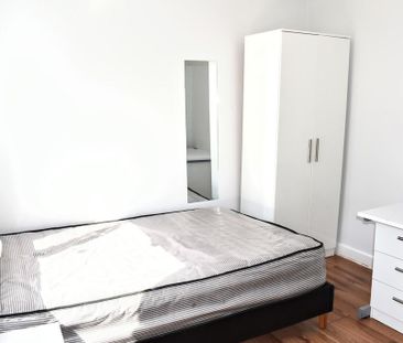 1 bedroom in a house share to rent - Photo 5