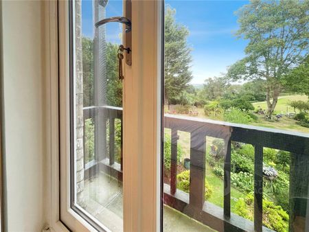Coopers Hill Lane, Englefield Green, Surrey, TW20 0JY - Photo 5