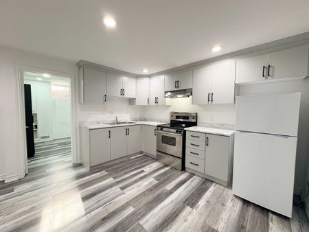 For Lease - 8 Ravencliff Crescent Unit# BSMT, Toronto, Ontario - Photo 5