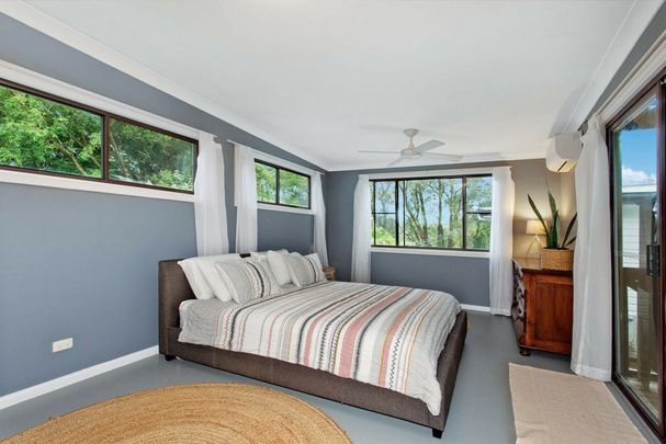 Family Home Backing Mona Vale Golf Course - Photo 1