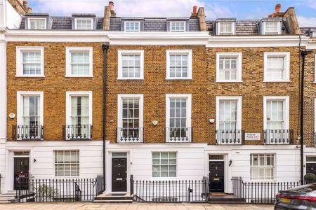 Well presented family home positioned in the heart of Knightsbridge with superb entertaining space including double reception room, large kitchen/dining room and five bedrooms - Photo 2