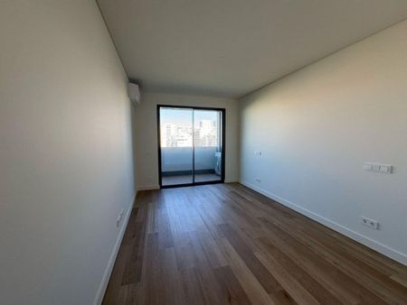 3 room luxury Apartment for rent in Oeiras, Portugal - Photo 2