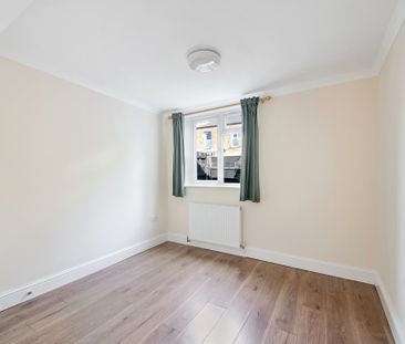 Graveney Road, SW17, London - Photo 4