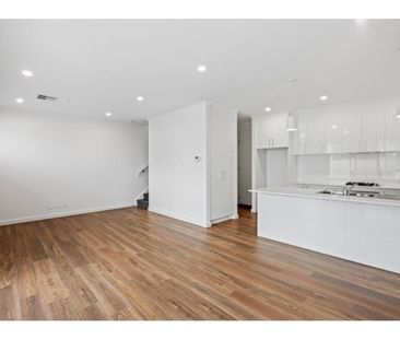 Modern Townhouse in Port Adelaide Location - Photo 6