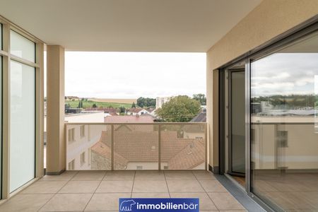 Wohnen im Zentrum - Traumhafte großzügige 2 Zimmerwohnung mit großer Loggia und Balkon - Photo 3