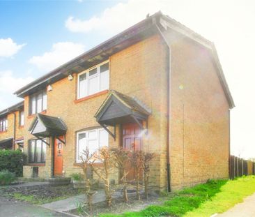 2 bed end of terrace house to rent in Bosanquet Close, Uxbridge, UB8 - Photo 2