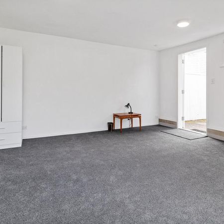 Clean, cozy, convenient! - Photo 5