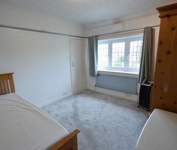 4 bedroom semi-detached house to rent - Photo 3