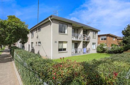 “Bright & Modern” - Photo 5