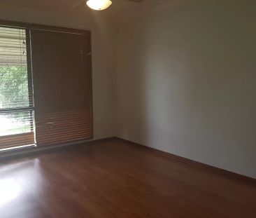Convenient Location - Photo 4