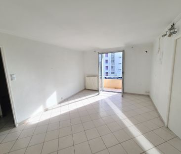 Location Appartement 4 pièces 69m² MARSEILLE 14ème - Photo 1