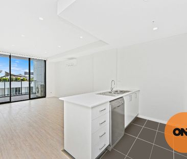 #HUGE ROOM SIZE STUDY #MODERN #2MIN FROM TRAIN STATION AND SCHOOL - Photo 4