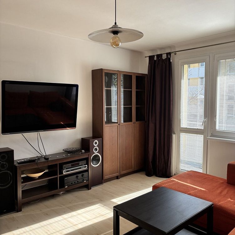 Pronájem bytu 3+1 70 m² - Fotografie 1