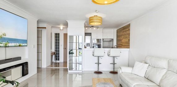 WOW fully renovated fully furnished 2 bedroom apartment, - Photo 2