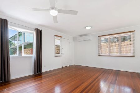 Renovated 3-Bedroom Unit in a Peaceful Paddington Pocket - Photo 2