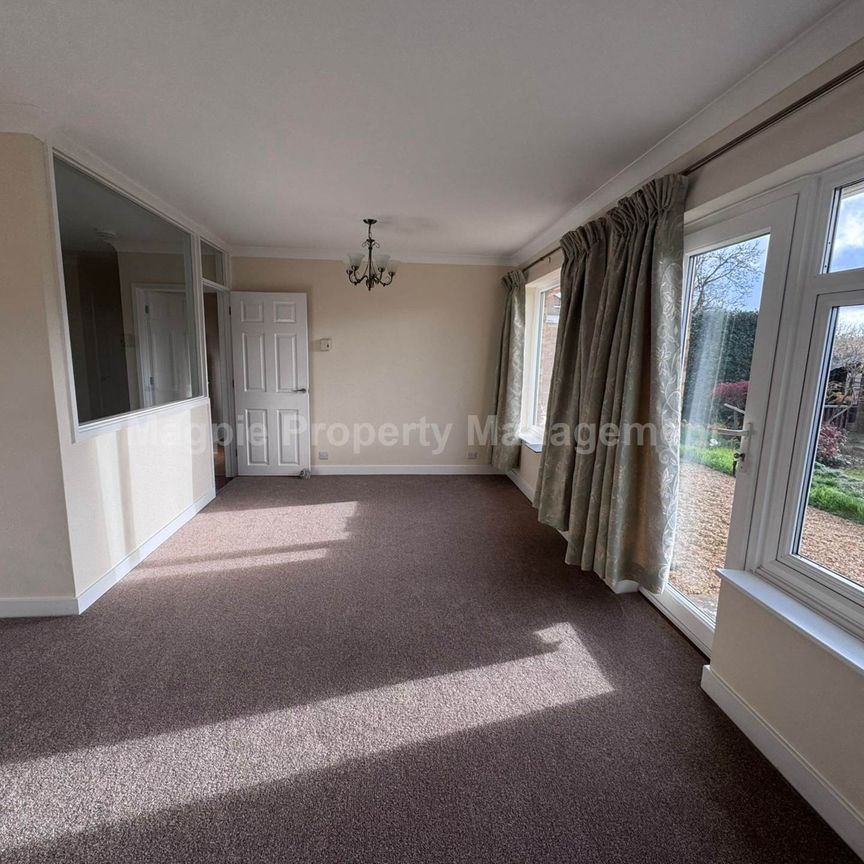 Price £1,595 pcm - Available Now - Unfurnished - Photo 1
