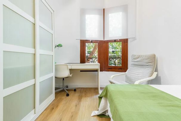 Gran Via Marquès del Túria Gran Via, Valencia, Valencian Community 46005 - Photo 1