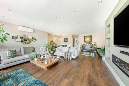 4 bedroom townhouse to rent - Photo 2