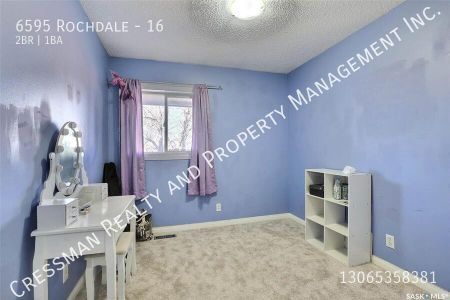 2 Bedroom 1 Bathroom Apartment in Sherwood-McCarthy - Photo 3