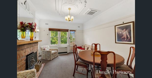 Stylish Inner-City Living With Top Floor Views! - Photo 1