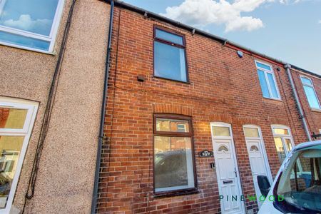 2 BEDROOM House - Mid Terrace - Photo 4