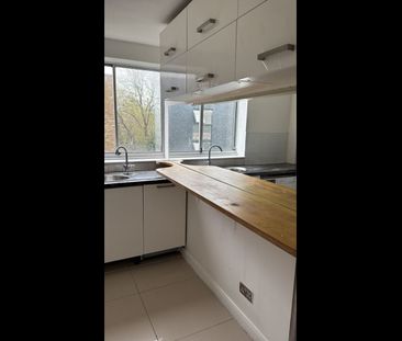 Room in a Shared Flat, Tenbury Close, E7 - Photo 5