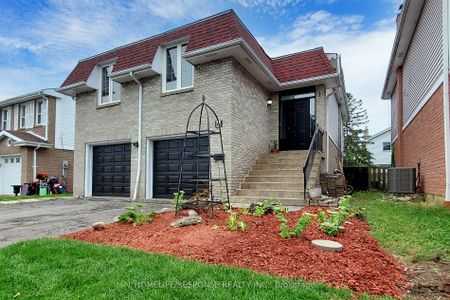 Detached Home For Lease | W8146588 - Photo 3