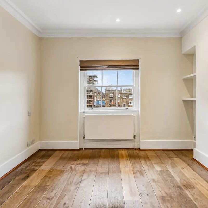 4 bedroom maisonette in London - Photo 1