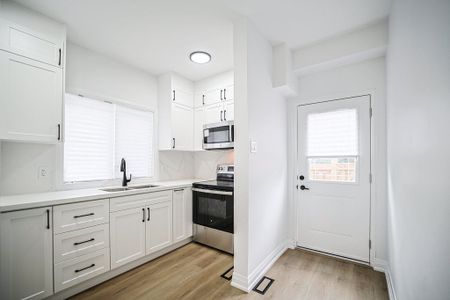 For Lease - 426 Veterans Drive Unit# 1, Barrie, Ontario - Photo 3