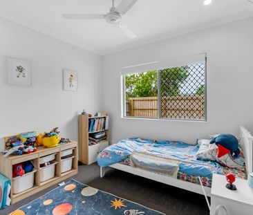 Effortless Tropical Living in Bluewater Village - Photo 5