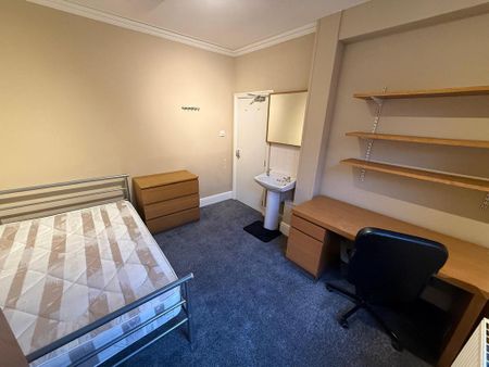 6 bedroom townhouse to rent - Photo 5