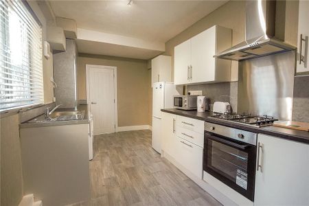 3 bedroom terraced house to rent - Photo 4