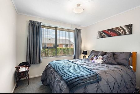 Warm, Modern and Stylish. - Photo 3