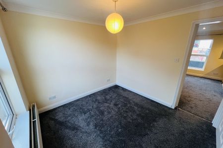 Queen Street, MAIDENHEAD - Photo 2