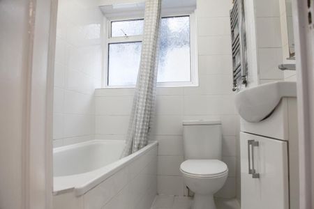 2 bedroom maisonette to rent - Photo 5