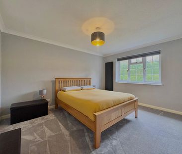 Robin Hill Drive, Camberley, Surrey, GU15 - Photo 5