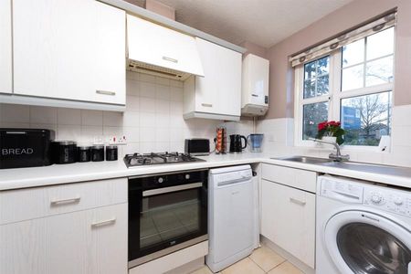 Picton Close, Camberley, Surrey, GU15 - Photo 4