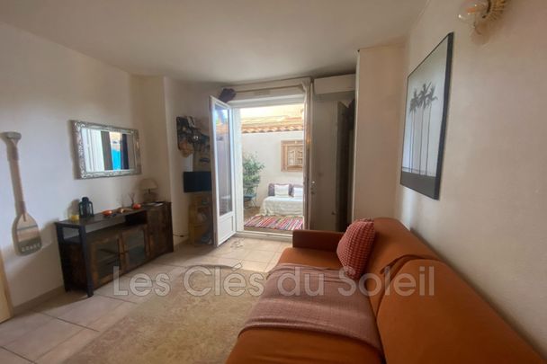 Location Appartement 1 pièce 17m² HYERES 83400 - Photo 1