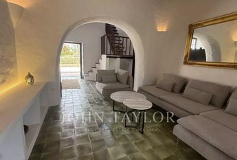 Cala Llonga, Balearic Islands 07849