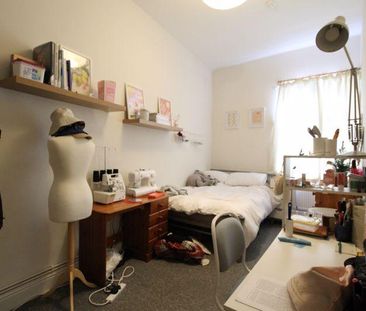 7 bedroom end of terrace house to rent - Photo 1